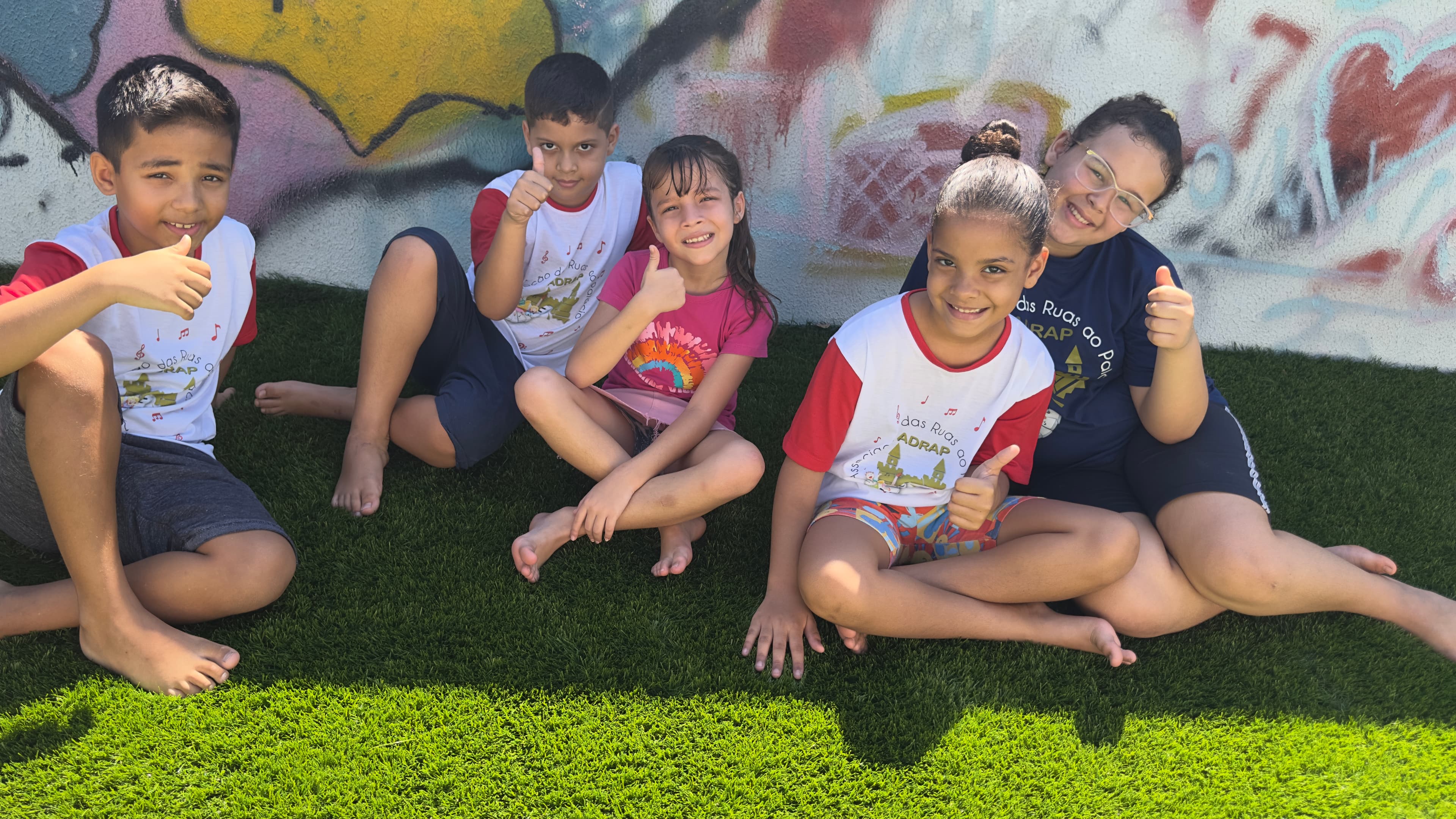 Alunos aprendendo a fazer break
