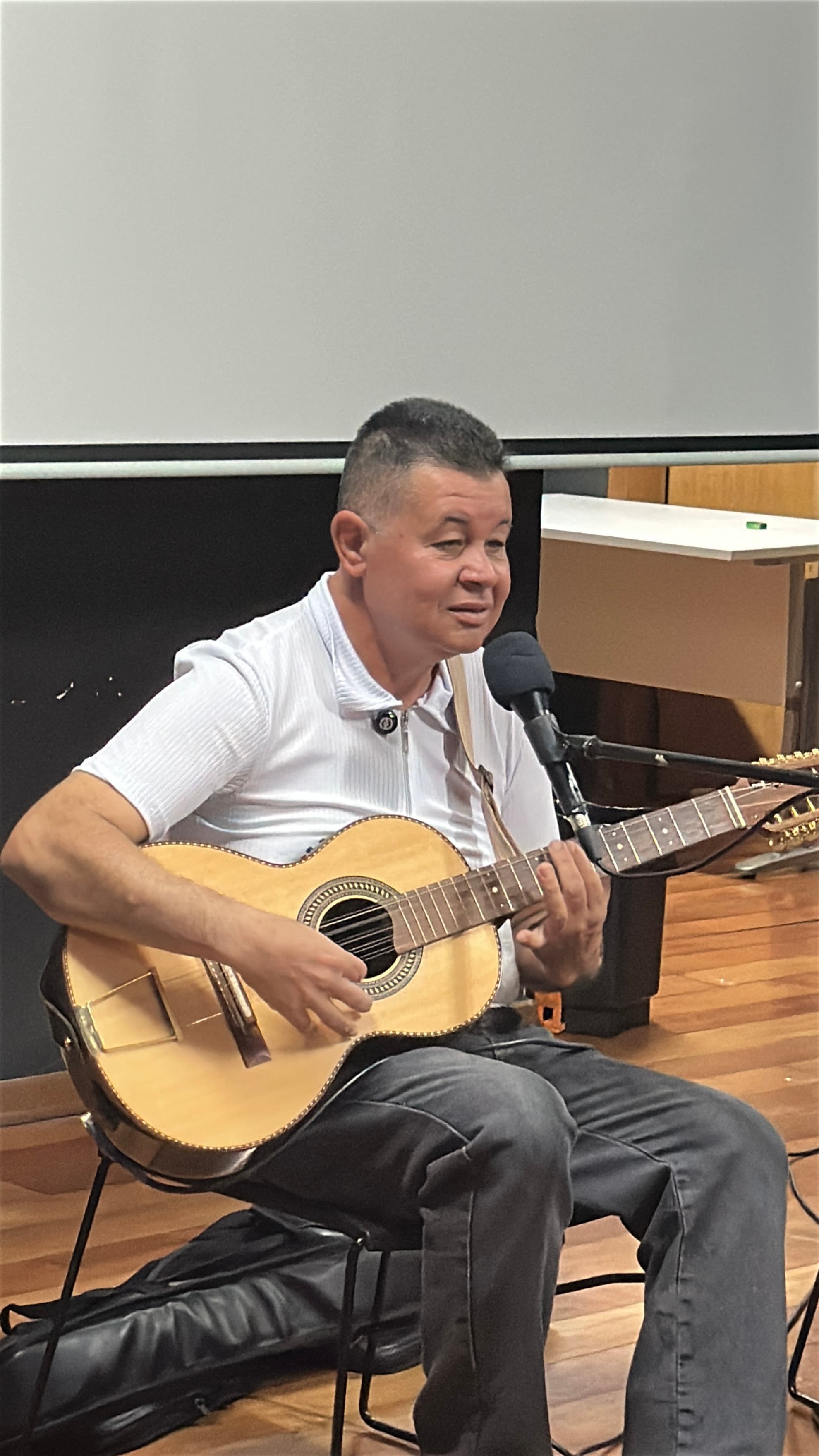 Apresentação de violão no Make Music Brasil 2026